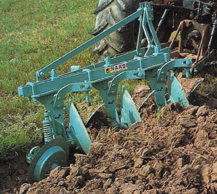 拿地TD70/E悬挂式3组圆盘犁