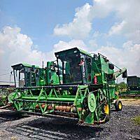 约翰迪尔w100联合收割机