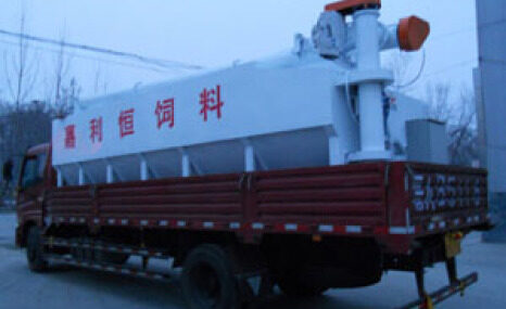 河南宏锐牛2-35散装饲料车