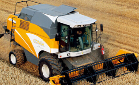 泰科Comia轮式谷物联合收割机