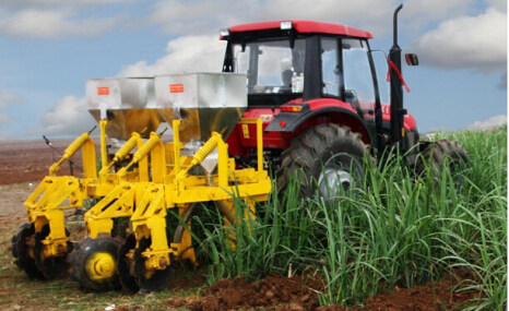 柳工3PSF-G系列甘蔗深松施肥培土机