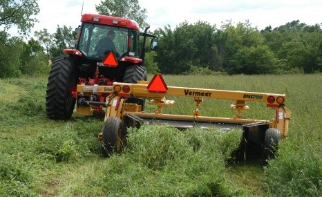 威猛MC840割草压扁机