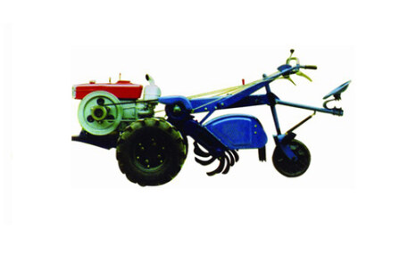 黄鹤121型手扶拖拉机