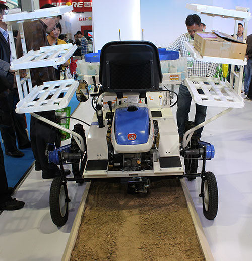 东风井关PVHR2-E18蔬菜移植机