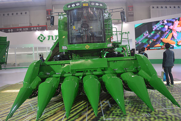 迪马DM800型玉米收割机