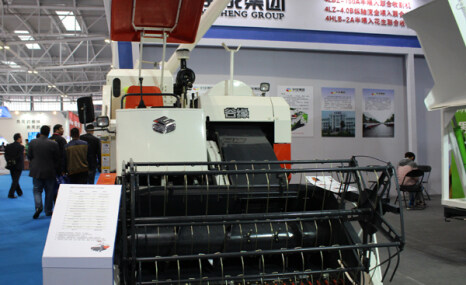 宇成谷缘4LZ-4.0B纵向轴流全喂入联合收割机