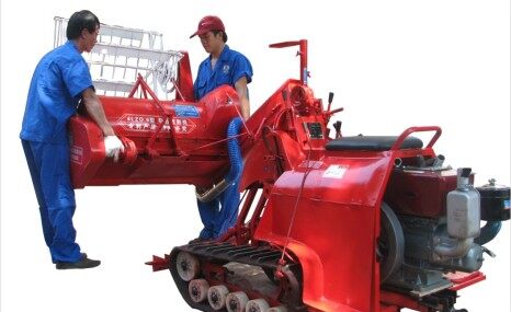 金南田4LZ-0.6履带式收割机