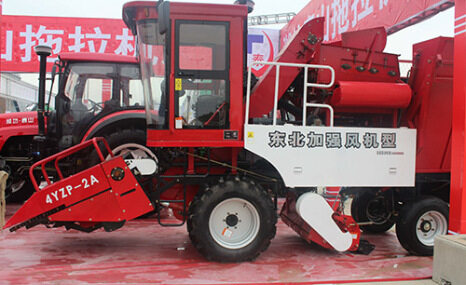 潍泰4YZP-2A自走式玉米收获机