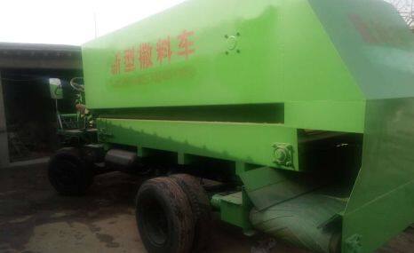惠农柴油动力撒料车