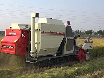 星光4LZ-3.6Q全喂入联合收割机作业视频