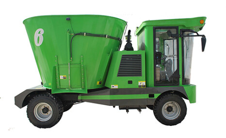 润牧6立方自走饲料搅拌机