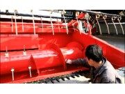 搅龙叶片调整-春雨4LZ-7小麦收获机的调整保养