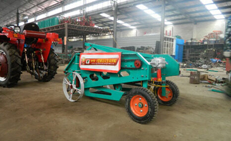 鸿田4HS-2花生收获机