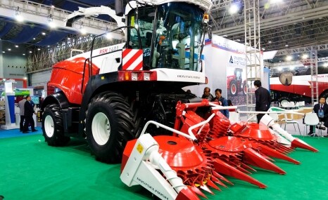 罗斯托夫RSM1401自走式青贮收割机