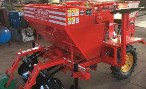 绥化兄弟2CM-2型马铃薯种植机