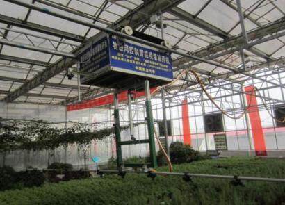 博田轨道悬挂喷灌机