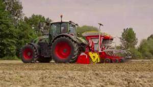 博田耕种机械作业视频