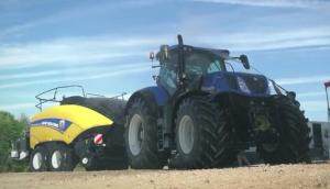 纽荷兰1290Plus大方捆打捆机作业视频