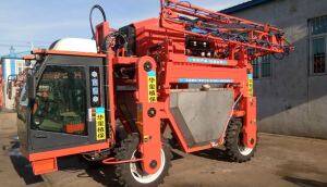 华玺植保自走式喷杆喷雾机作业视频