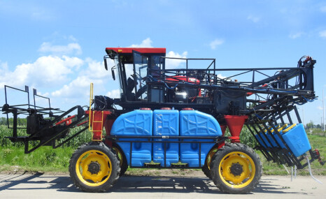 黑龙江立兴植保3WPZ-2400自走式喷杆喷雾机