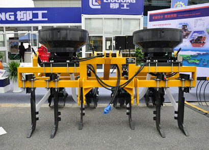 柳工M612甘蔗中耕施肥培土机