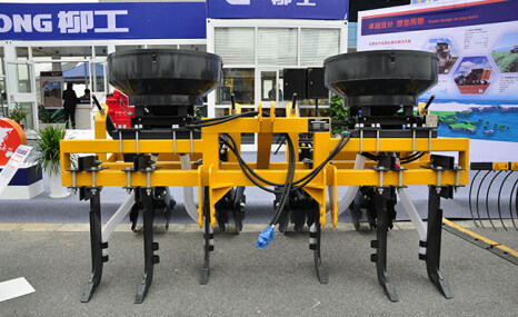 柳工M612甘蔗中耕施肥培土机