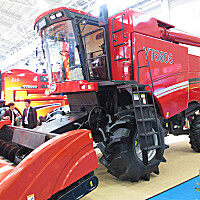 东方红4YZ-6(YT6606)玉米籽粒收获机