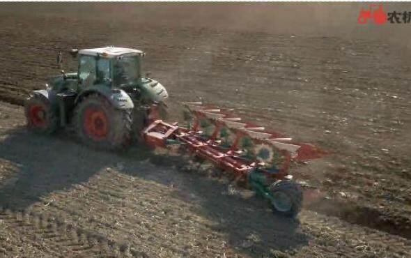 格兰(岸下)翻转犁产品视频