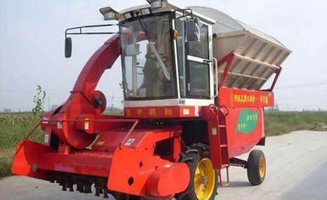 芳华4JZS-1800自走式秸秆收获机
