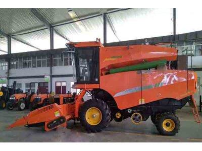 哈克4YL-5自走式纵轴流玉米籽粒收割机