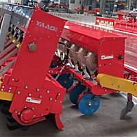 亚澳2BFG-8/15-270旋播机