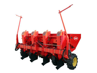 中机美诺1240四行马铃薯种植机