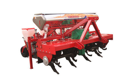 农哈哈2BYGS-4深松施肥旋耕玉米精播机