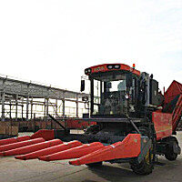 英虎4YZB-5玉米收获机