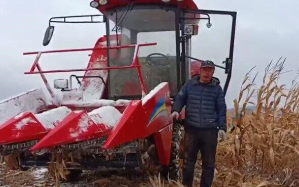 山东新农发三行四驱玉米机——用户口碑杠杠的视频