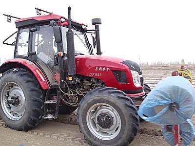 东风农机DF954拖拉机作业视频