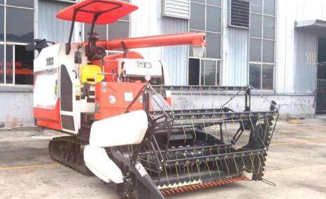 艾禾4LZY-4.2Z油菜籽收获机