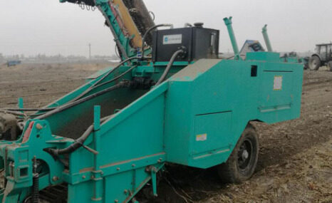 北大荒众荣4TS-2D甜菜收获机