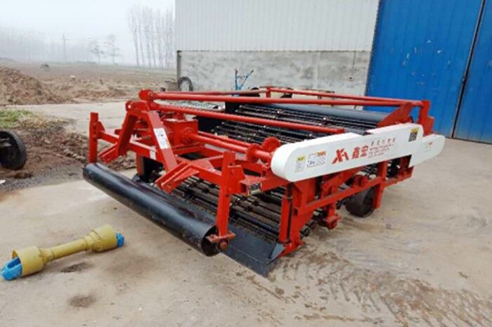 河南鑫宏4HW-8（2500）型花生挖掘机