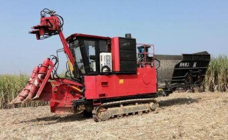 国拓重工4GL-1A整杆式甘蔗联合收获机