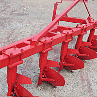 南旋1L-525铧式犁