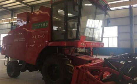 世达亮剑4LZ-8自走式水稻联合收割机