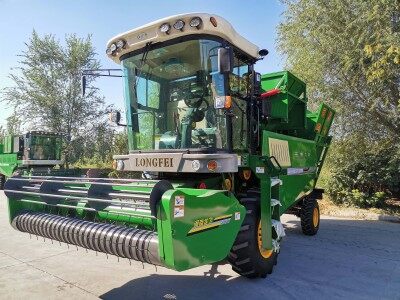 河南龙飞4HZJ-2500自走式花生捡拾收获机