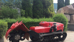 菱代履带果园管理开沟机作业视频