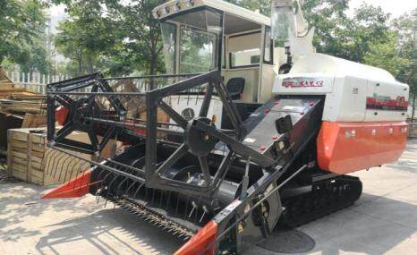 丰源4LZ-4.5ZA履带式全喂入谷物联合收割机