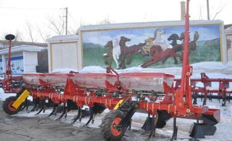 融拓北方1ZL-6大垄双行整形机