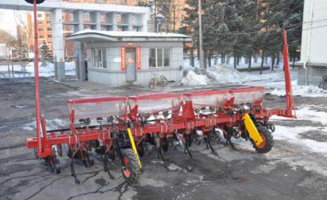 融拓北方3ZQ-10中耕施肥机