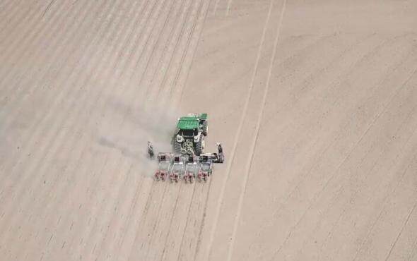 上海司南北斗卫星导航作业视频--新疆春播VLOG