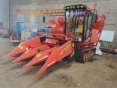 废铁4YZP-3B自走履带式玉米联合收获机