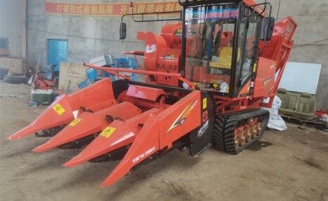 废铁4YZP-3B自走履带式玉米联合收获机